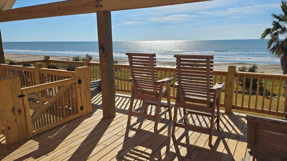 Port Bolivar House | Hypnotic Beach View! Sleeps 20