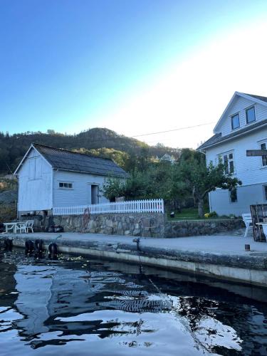 Flekkefjord House | Hytte ved sjøen på Andabeløy - Båt kan leies