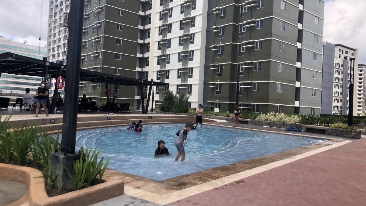 Lahug Condo | I.T PARK CEBU TWIN BED DELUXE FREE FAST WIFI & POOL