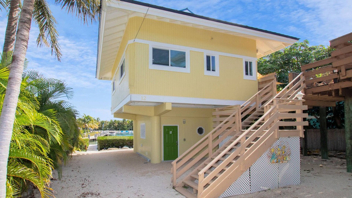 Marathon House | IB31 7 Mile Mahi | 2 Bed, 2 Bath
