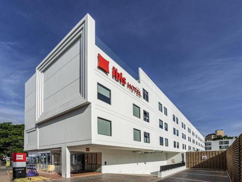 Chang Phueak Hotel | ibis Chiang Mai Nimman Journeyhub