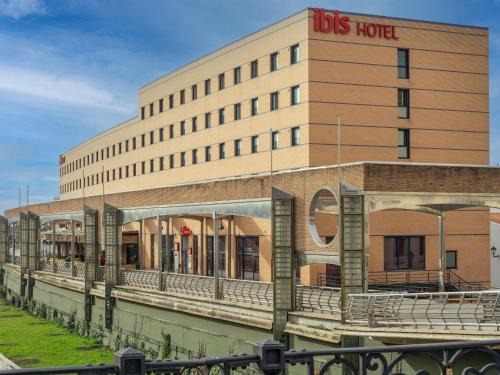 Perchel Norte Hotel | Ibis Malaga Centro Ciudad