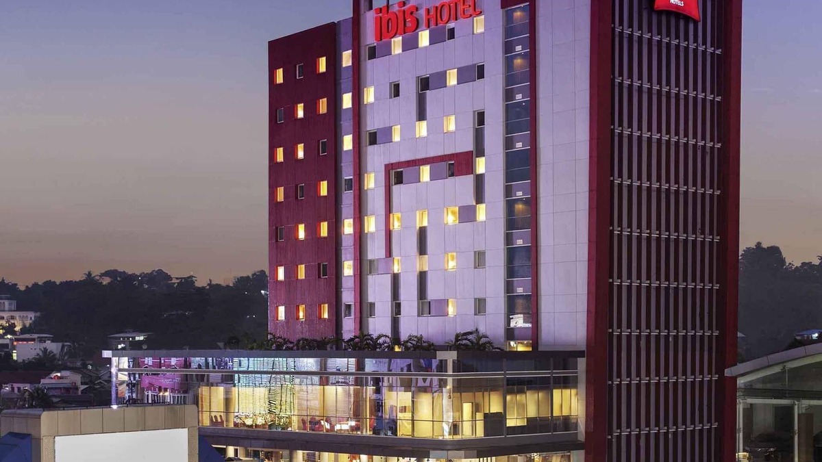 Manado City Centre Hotel | ibis Manado City Center Boulevard
