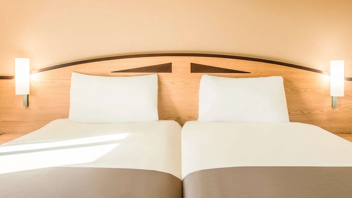 Bramley Hotel | ibis Rotherham East – (M18 - M1)