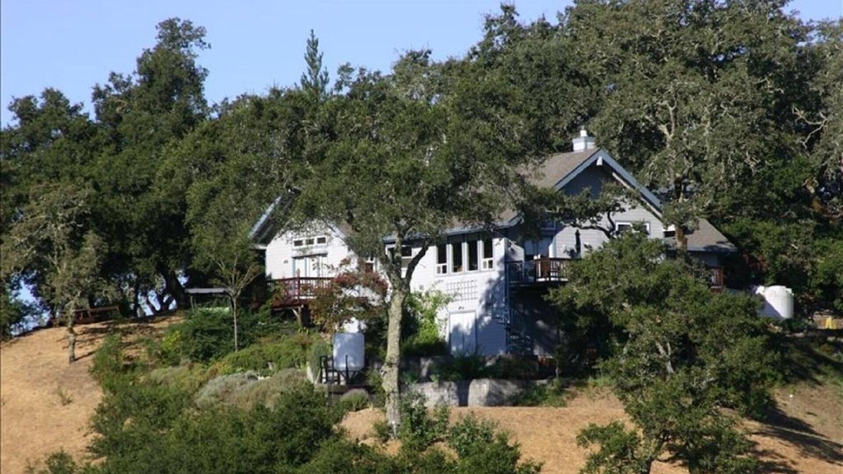 Cloverdale House | Icaria Creek- Relax Amongst the Vineyards in Alexander Valley