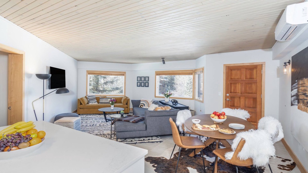Telluride Condo | ICE HOUSE 305-Stylish Condo, Exquisite Central Location near Gondola