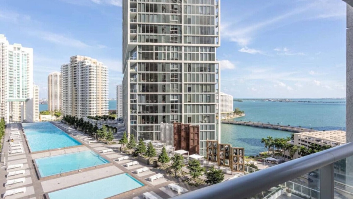 Downtown Miami Apartment | Icon Brickell - Seafront Views - Spa Access