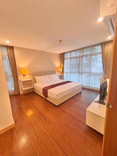 Asoke Hotel | ICON NARINDRA SUITES HOTEL Sukhumvit Bangkok Thailand 50sqm to 90sqm Rooms & FREE Minibar