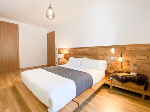 Arinsal Apartment | Iconic - A Pie De Pistas En 1 Minuto - Terraza con Vistas al Valle Arinsal - Parking Gratis l by BonesVacances