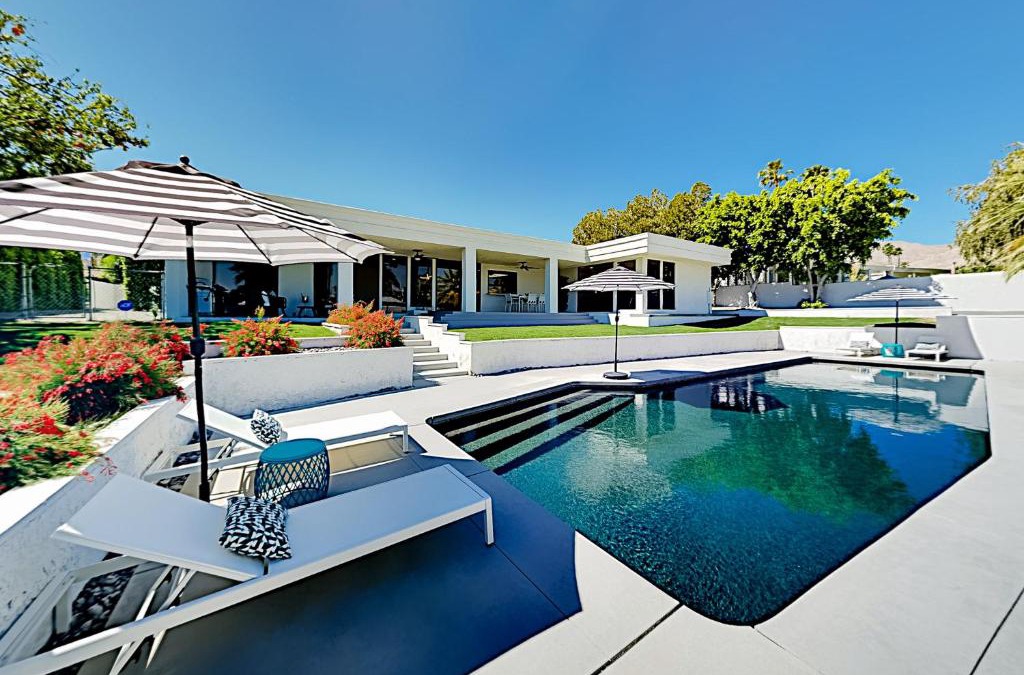 Palm Desert House | Iconic Oasis