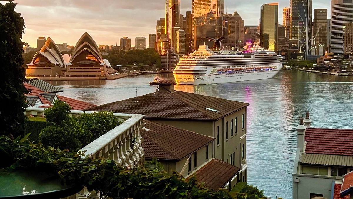 Kirribilli Apartment | Iconic opera house , harbour views , Great location Kirribilli !