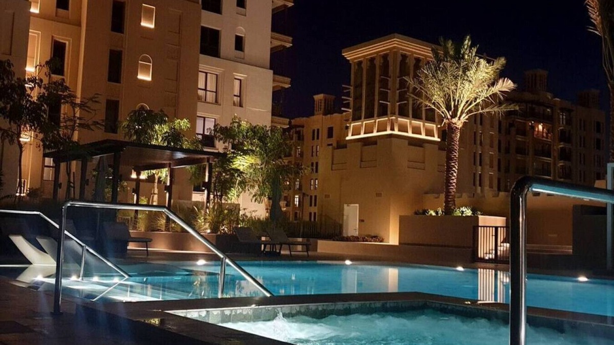 Umm Suqeim 3 Apartment | Iconic Views Apt With Balcony Close to the Beach