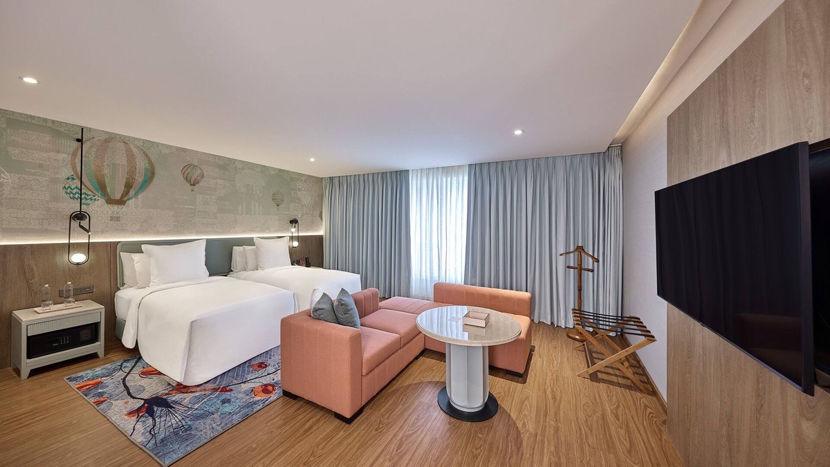 Vile Parle East Hotel | ICONIQA Hotel, Mumbai International Airport