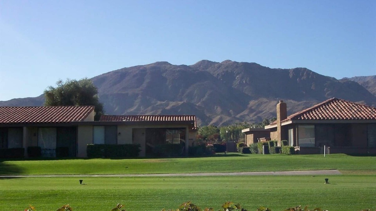 Rancho Mirage Condo | Ideal 2 bedroom 2 bath with mountain views.
