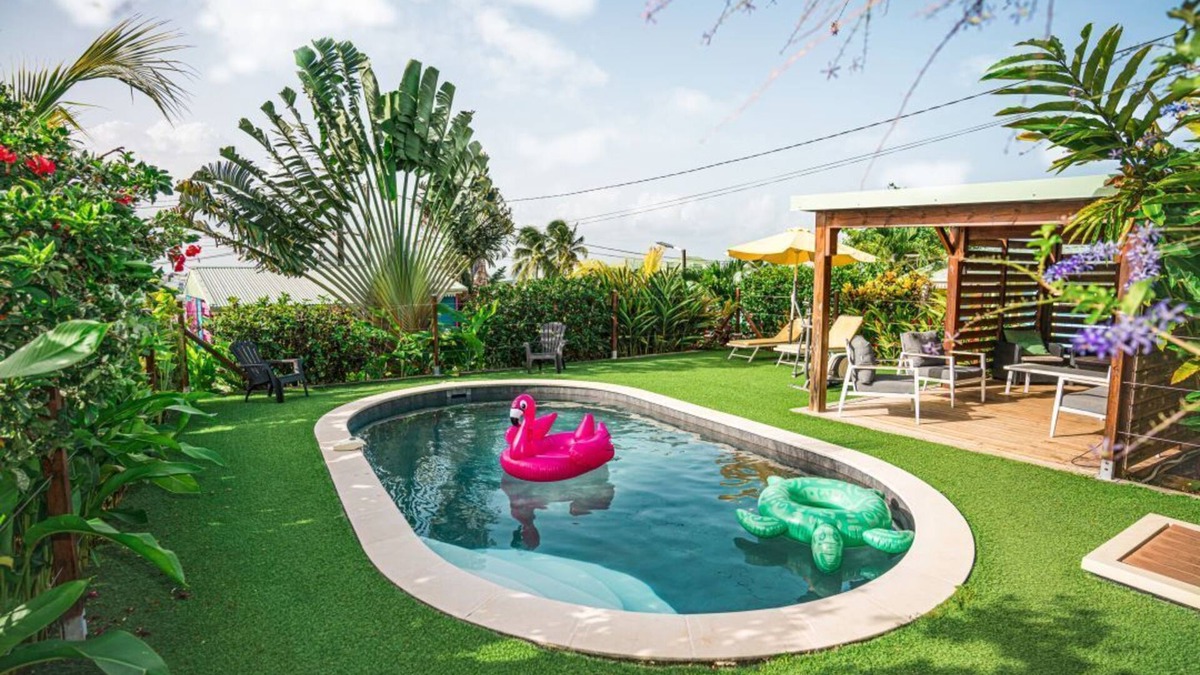 Goyave House | Ideal bungalow for families opposite the communal pool