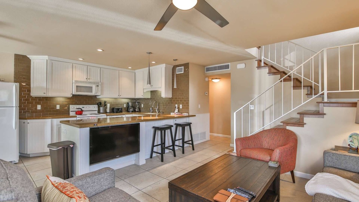 Palm Desert Condo | Ideal Condo by El Paseo | Pool & Tennis Access | Modern Amenities & Proximity to Shopping