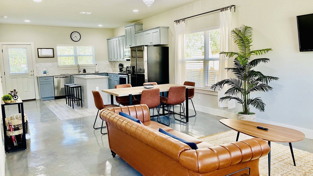 Denver Heights House | ✨ Ideal Downtown Location - Serene Space for 6 Guests ✨