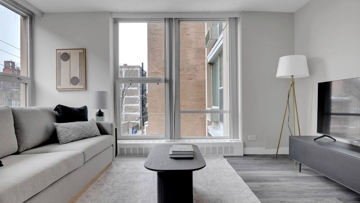 Edgewater Beach Apartment | Ideal Edgewater 1BR w/Gym, Deck & Lounge, 5 blocks to L, by Blueground