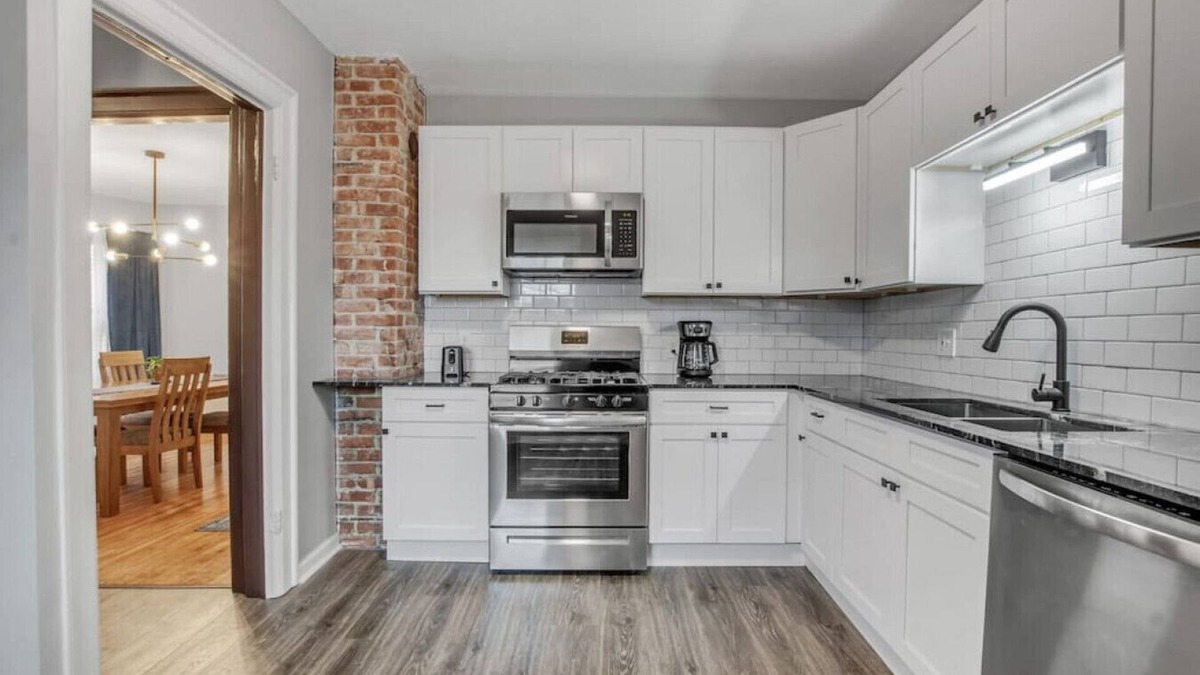 North Buffalo Apartment | Ideal & Exquisite Elmwood Village Victorian