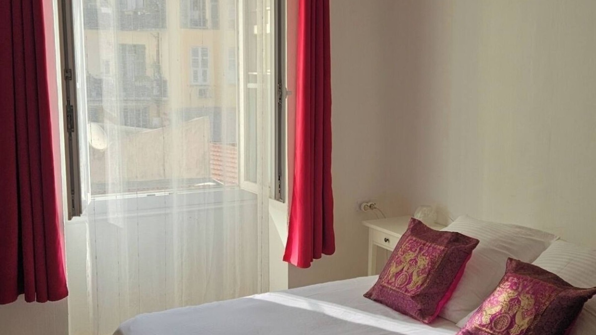 Carabacel Apartment | Ideal family, 68 m² in town center, 10 minutes walk from the beach