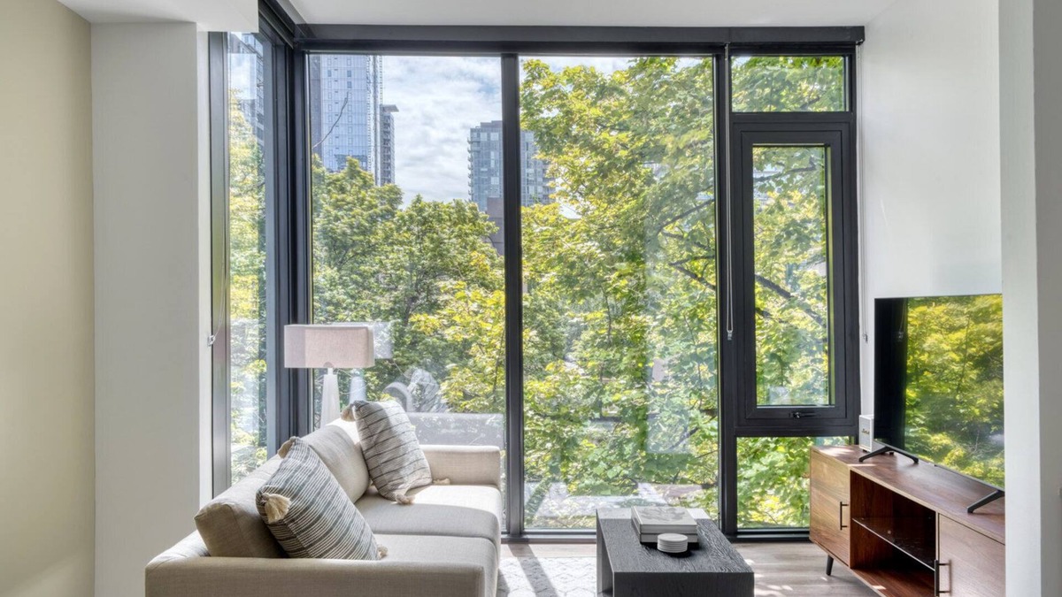 Downtown Seattle Apartment | Ideal First Hill 1BR w/W/D, nr Freeway Park, by Blueground