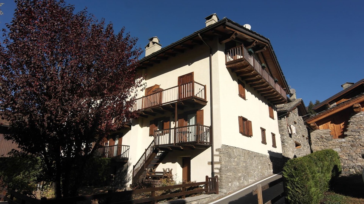 Villair Apartment | Ideal flat for a multi centre ski or walking holiday looking around Mont Blanc