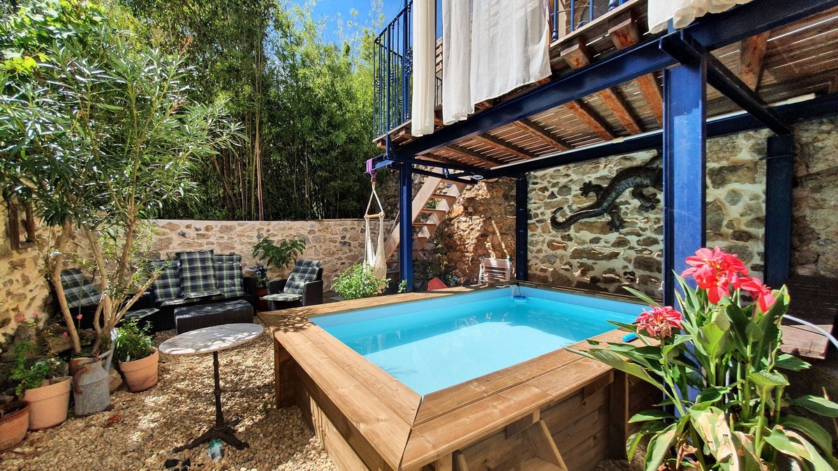 Roujan House | Ideal for 2 couples, beautifully renovated bijou house with garden and mini pool