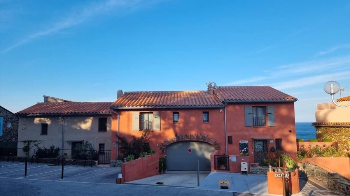 Collioure House | Ideal for families & friends: 2 apartments in 1 house, private patio, parking, walking distance to beaches