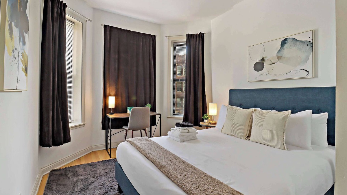 Hyde Park Apartment | Ideal for Groups – 4BR Unit