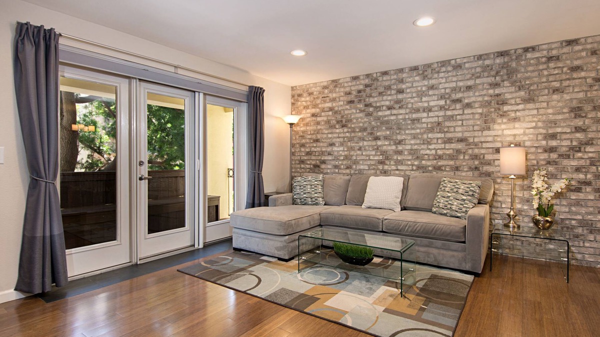 Hillcrest Condo | Ideal Hillcrest Walkable Location; Restaurants, Shops, Balboa Park, etc.