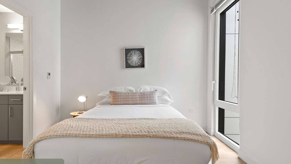 River North Apartment | Ideal Lincoln Park Getaway for Large Groups