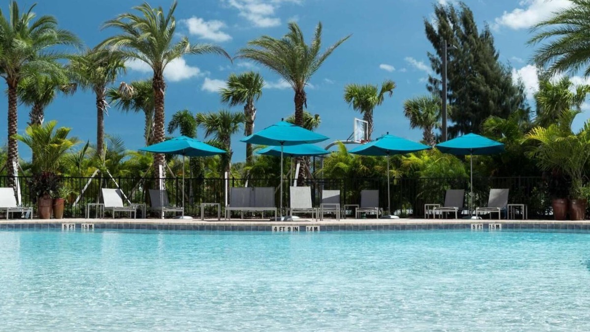 Port Canaveral Hotel | Ideal Location! 3 Classy Units, Onsite Pool, Free Breakfast, Pets Allowed!