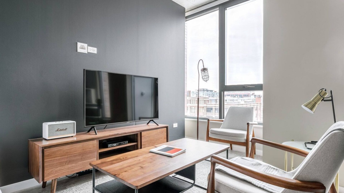 West Loop Apartment | Ideal Loop Studio w/Pool, Gym, nr. Merchandise Mart & the L, by Blueground