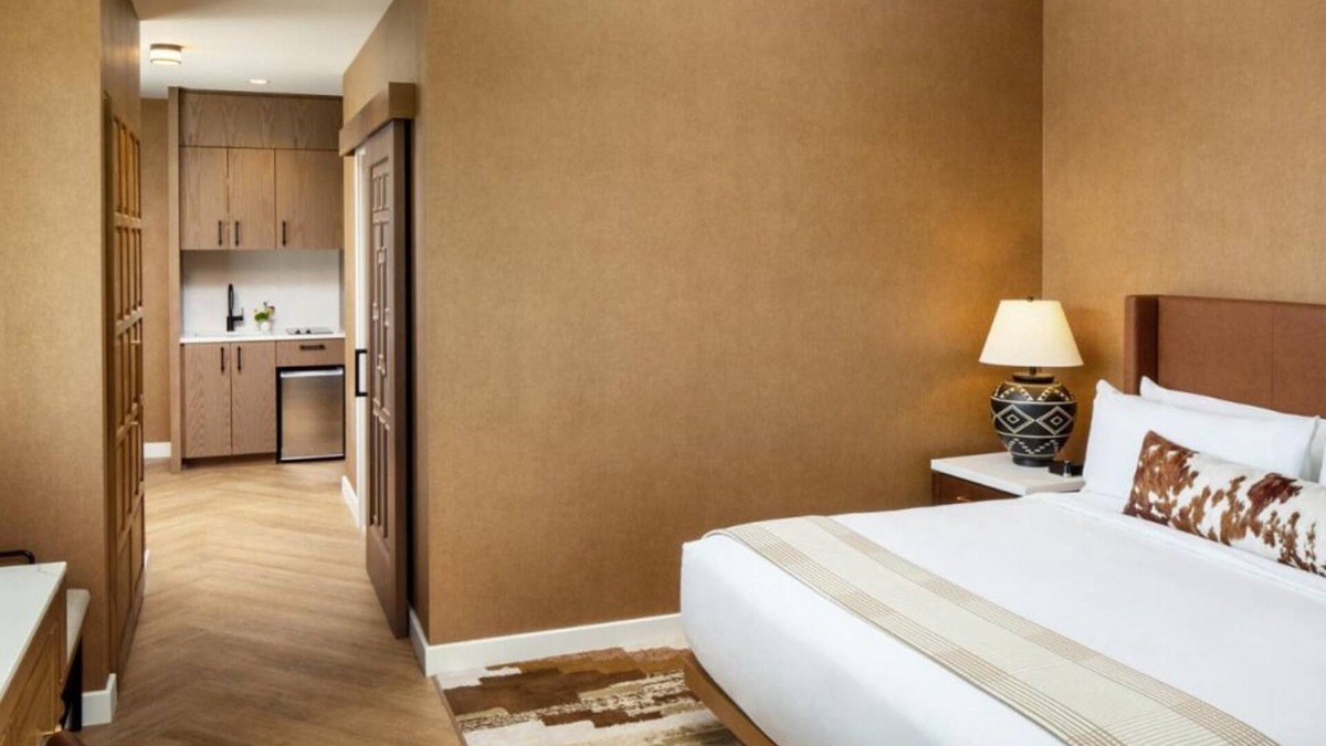 Fitzsimons Hotel | Ideal Mix of Comfort and Value! 3 Pet-Friendly Units, Near Aurora Reservoir