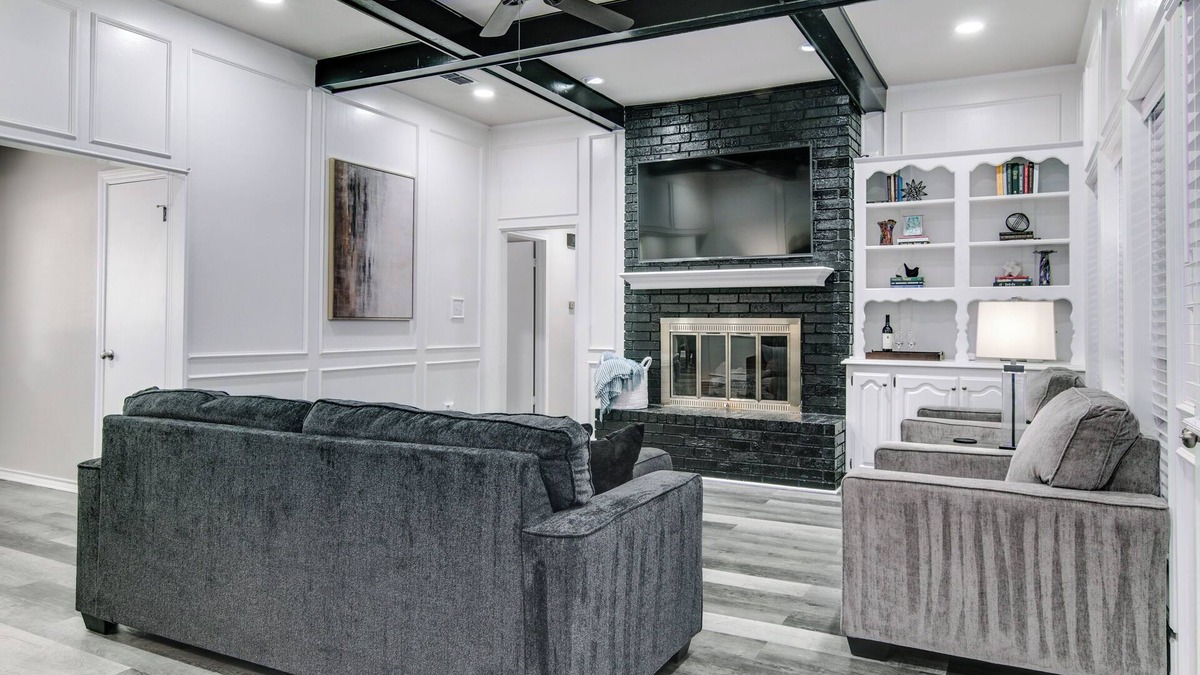 Texarkana House | Ideal spot for business or family; sleeps 10 guests