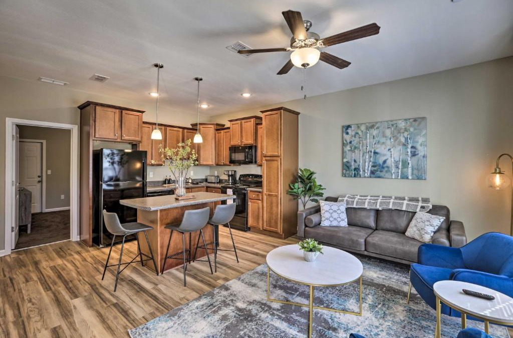 Tallahassee Apartment | Ideally Located and Elegant Condo with Balcony!