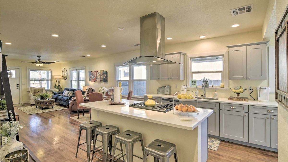 Chico House | Ideally Located Chico Home - Fire Pit & Grill