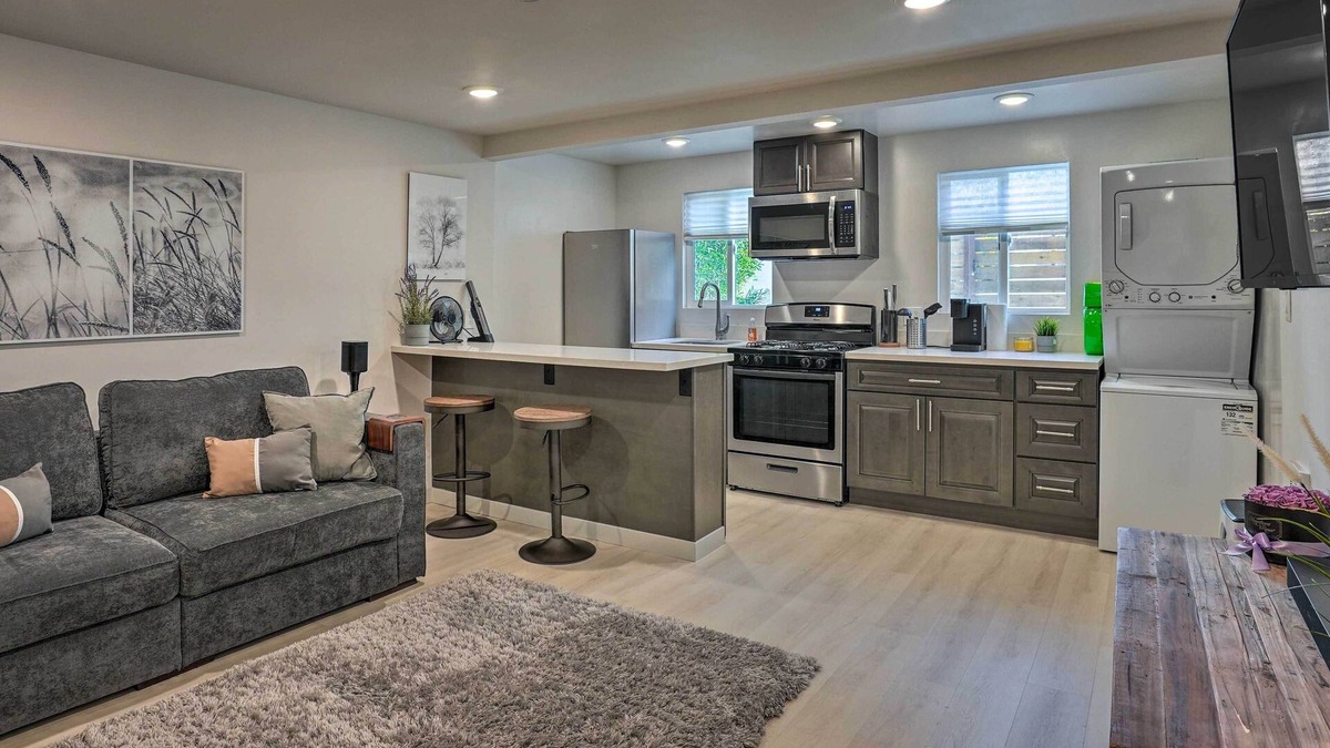 Dimond House | Ideally Located Oakland Home w/Private Yard!