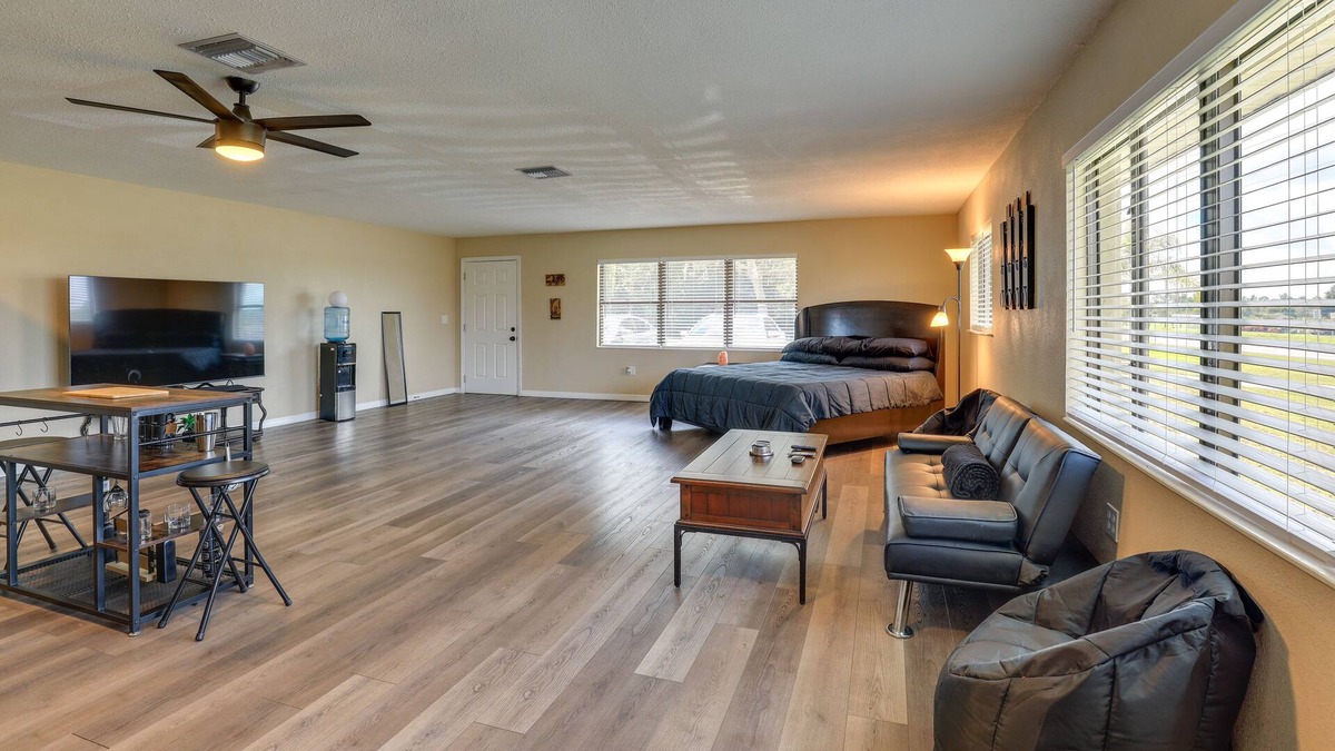 Highland Apartment | Ideally Located Vacation Rental Studio in Sebring!