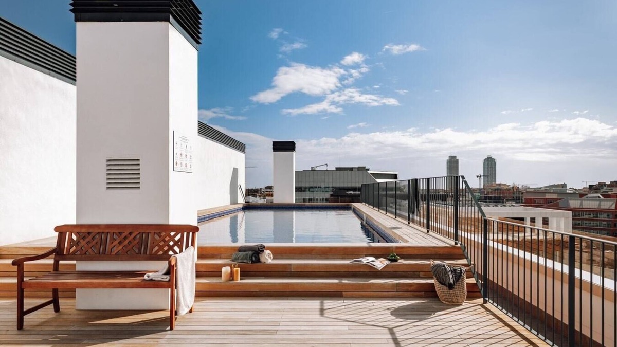 El Parc i la Llacuna del Poblenou Apartment | Idir - 2 bedrooms, a pool and terrace in Poblenou