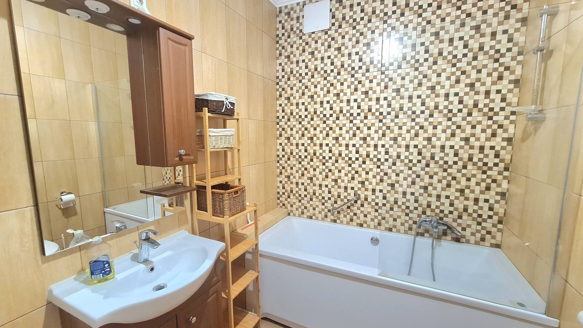 Budavar Apartment | Idyllic Apartment w/a Private Patio and Huge Communal Garden! (Pet-Friendly)