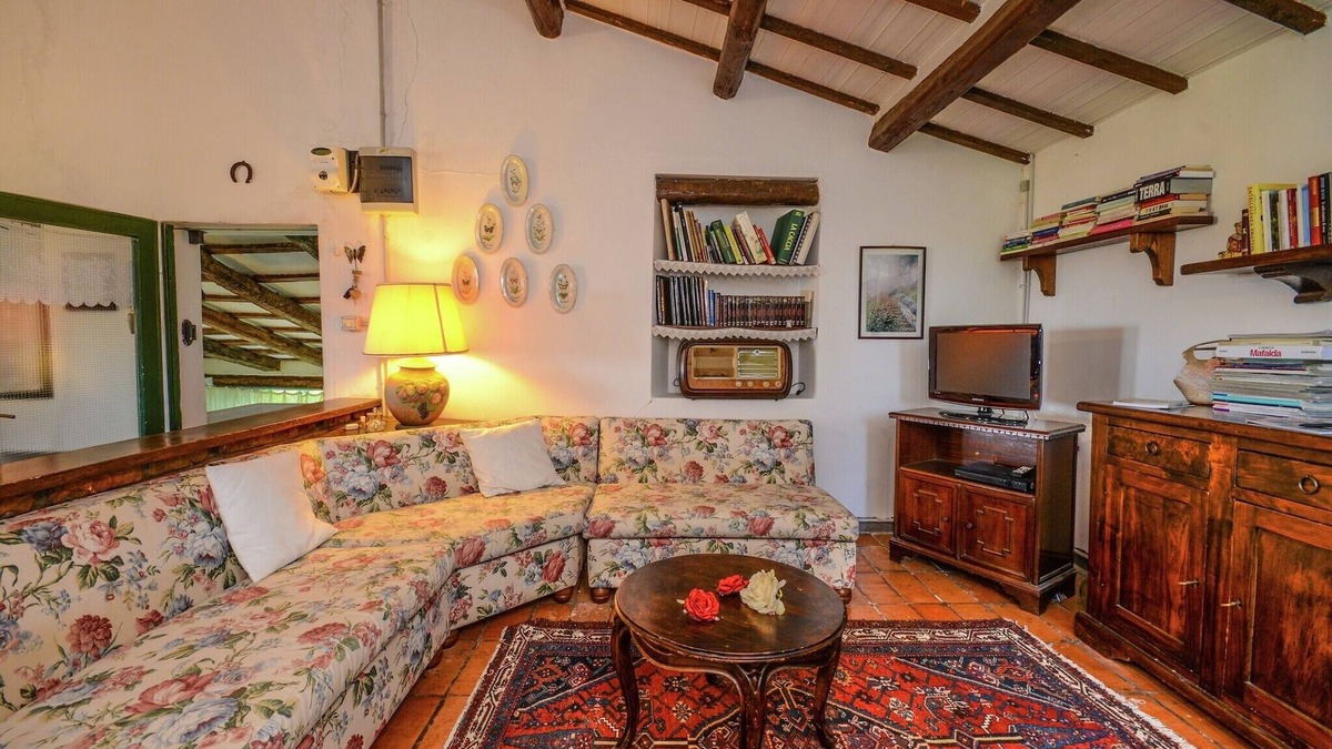 Montefiore Conca Cottage | Idyllic Countryside Stay with Garden