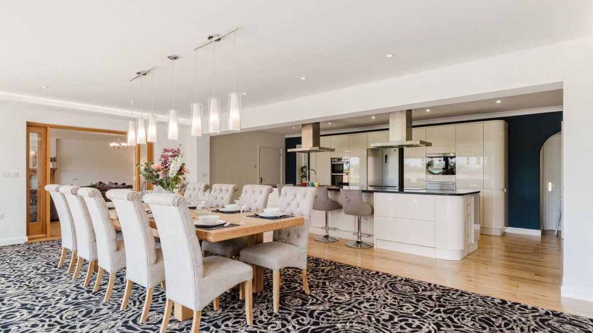Witney House | Idyllic Countryside Escape in Oxfordshire