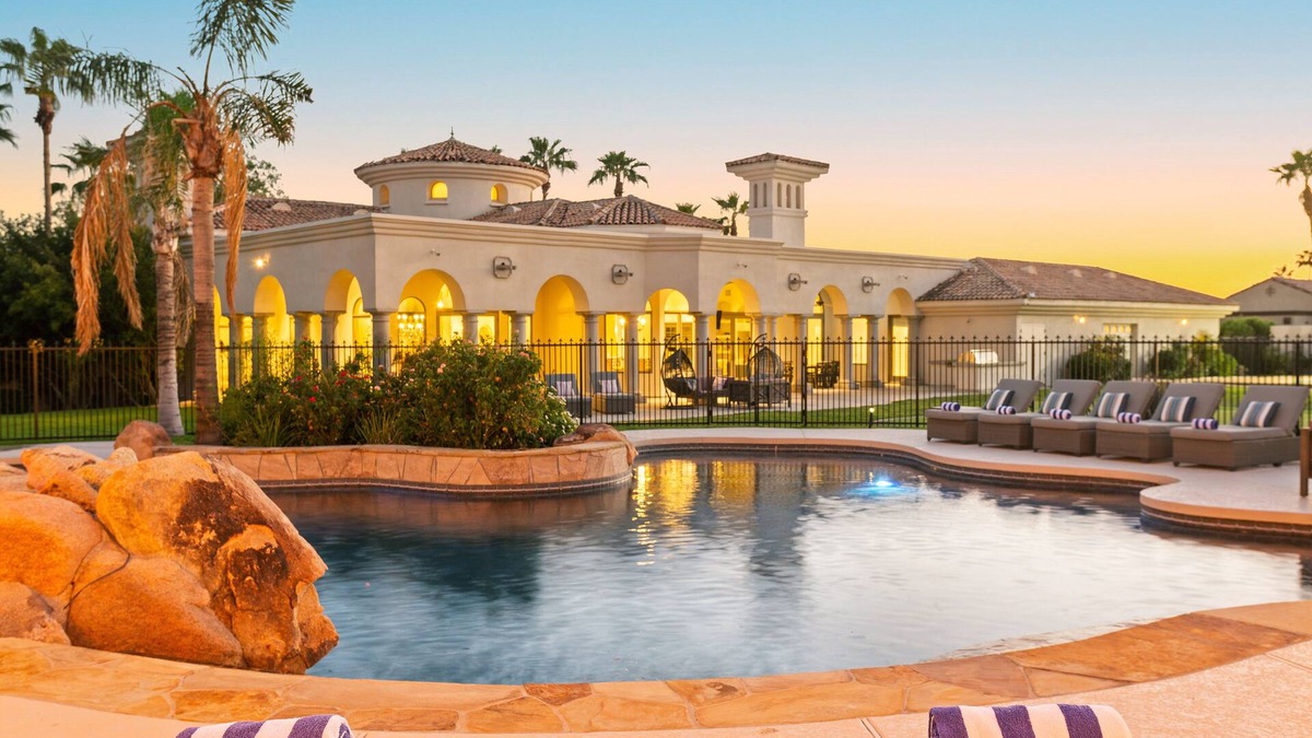 Cactus Acres House | ♥ Idyllic Desert Oasis ♥ Resort-style Amenities ♥ Opulent Private Villa w/Pool