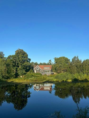 Mandal House | Idyllic Farm With Access To Boathouse And Jetty