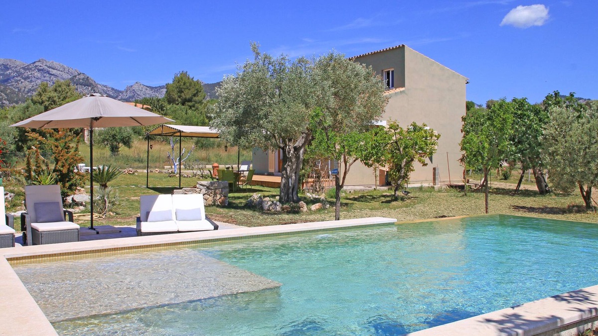 Selva House | Idyllic finca with mountain views, overflow pool, peaceful natural surroundings