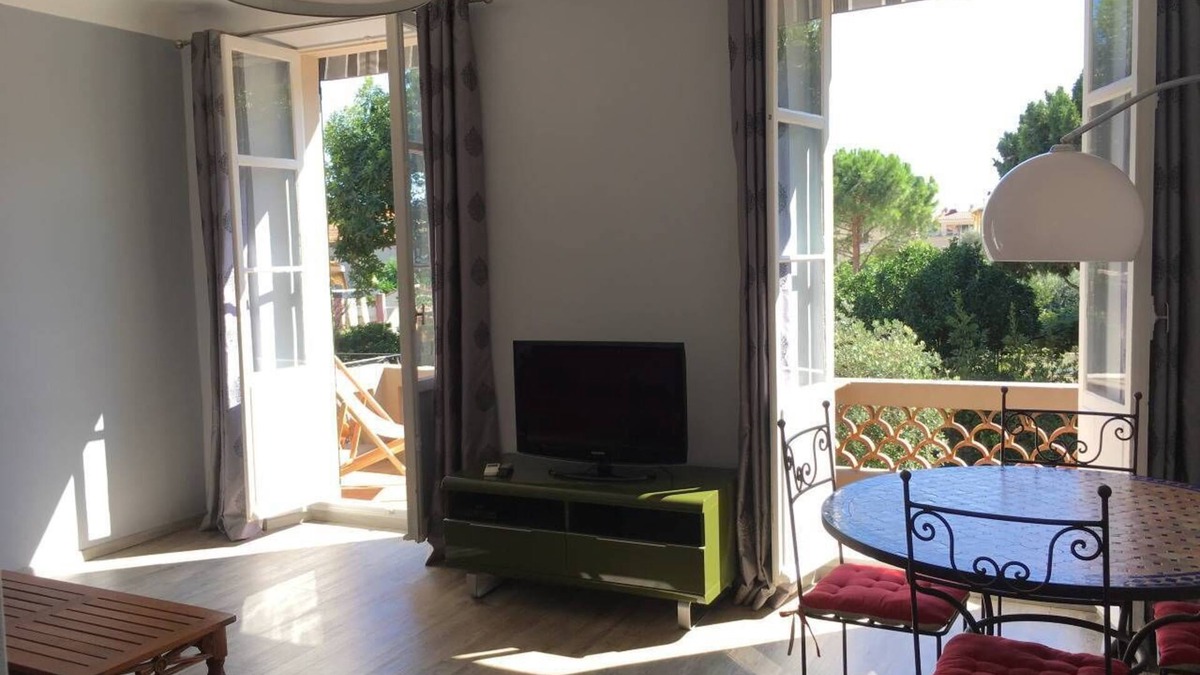 Saint-Jean-Cap-Ferrat Apartment | Idyllic Getaway in the Heart of the French Riviera