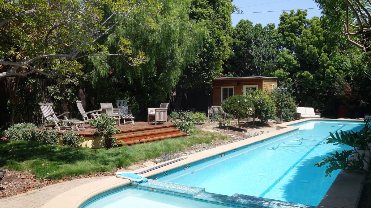 Mar Vista House | Idyllic Garden Home w 60' Lap Pool, Ideal for Creatives - OCT