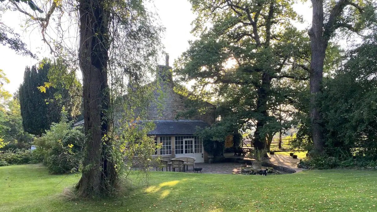 Wigglesworth Other | Idyllic Grade II Listed Farmhouse in Aonb