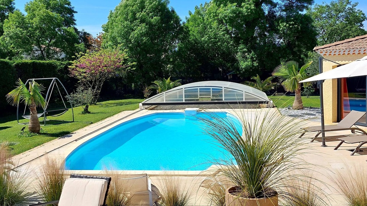 Lezan Villa | Idyllic, quiet villa